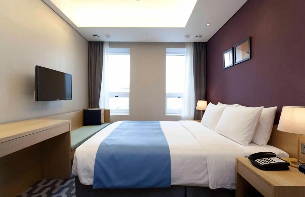 Days Hotel By Wyndham Seoul Myeongdong 3*,