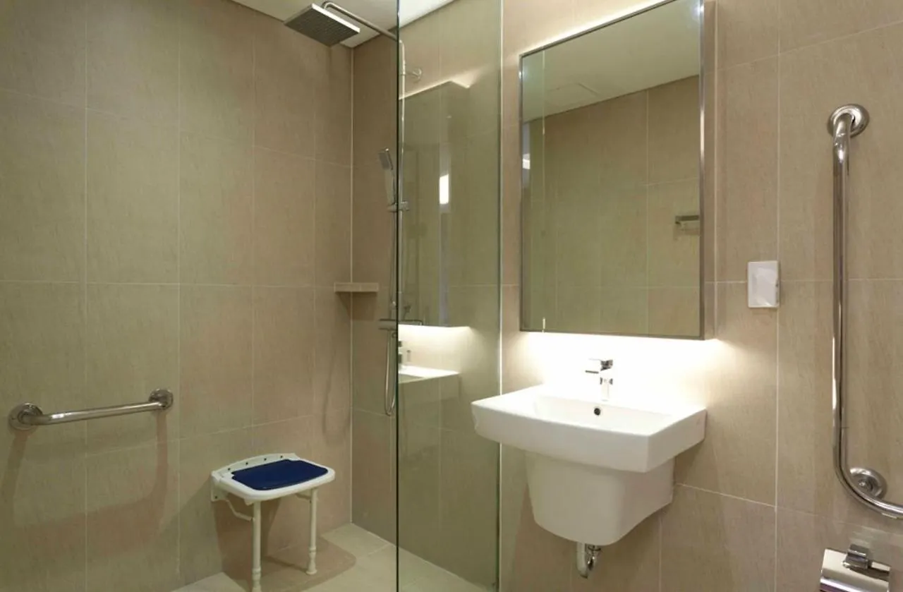 Days Hotel By Wyndham Seoul Myeongdong 3*,