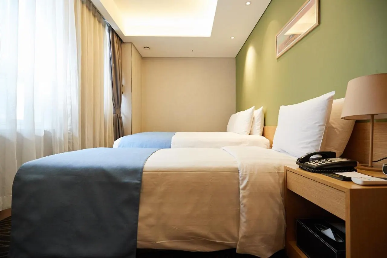 Days Hotel By Wyndham Seoul Myeongdong 3*,